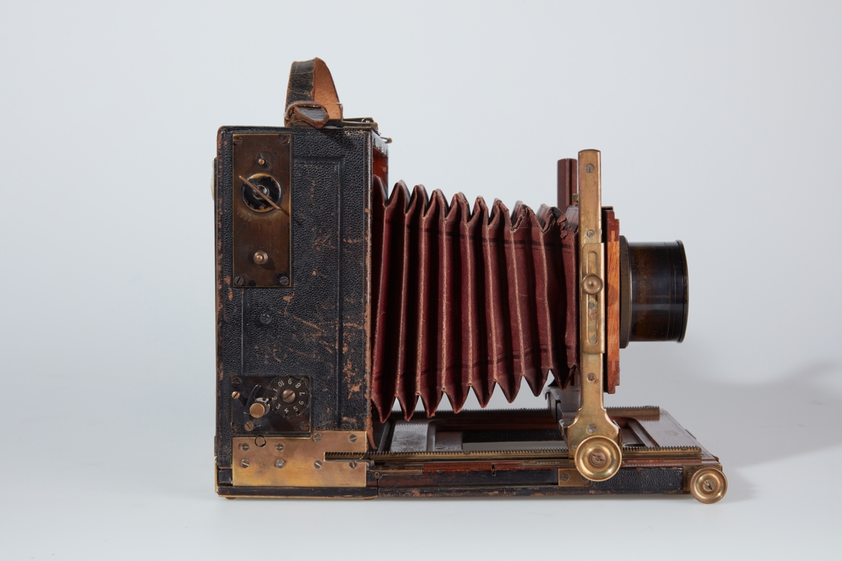 Olympic Museum-Chamonix 1924, camera used by Auguste Couttet ...