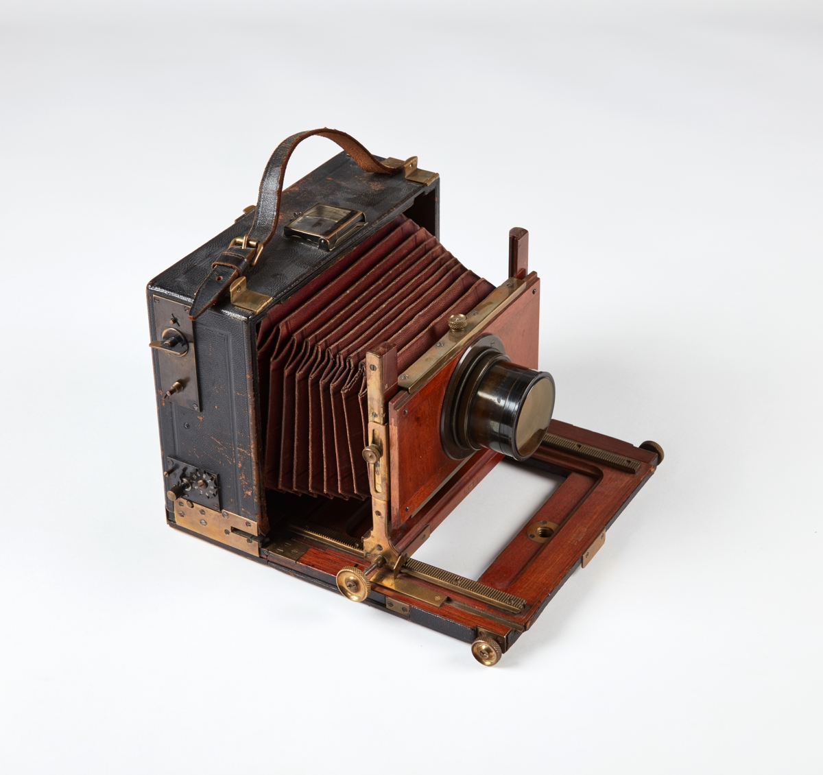 Olympic Museum-Chamonix 1924, camera used by Auguste Couttet ...